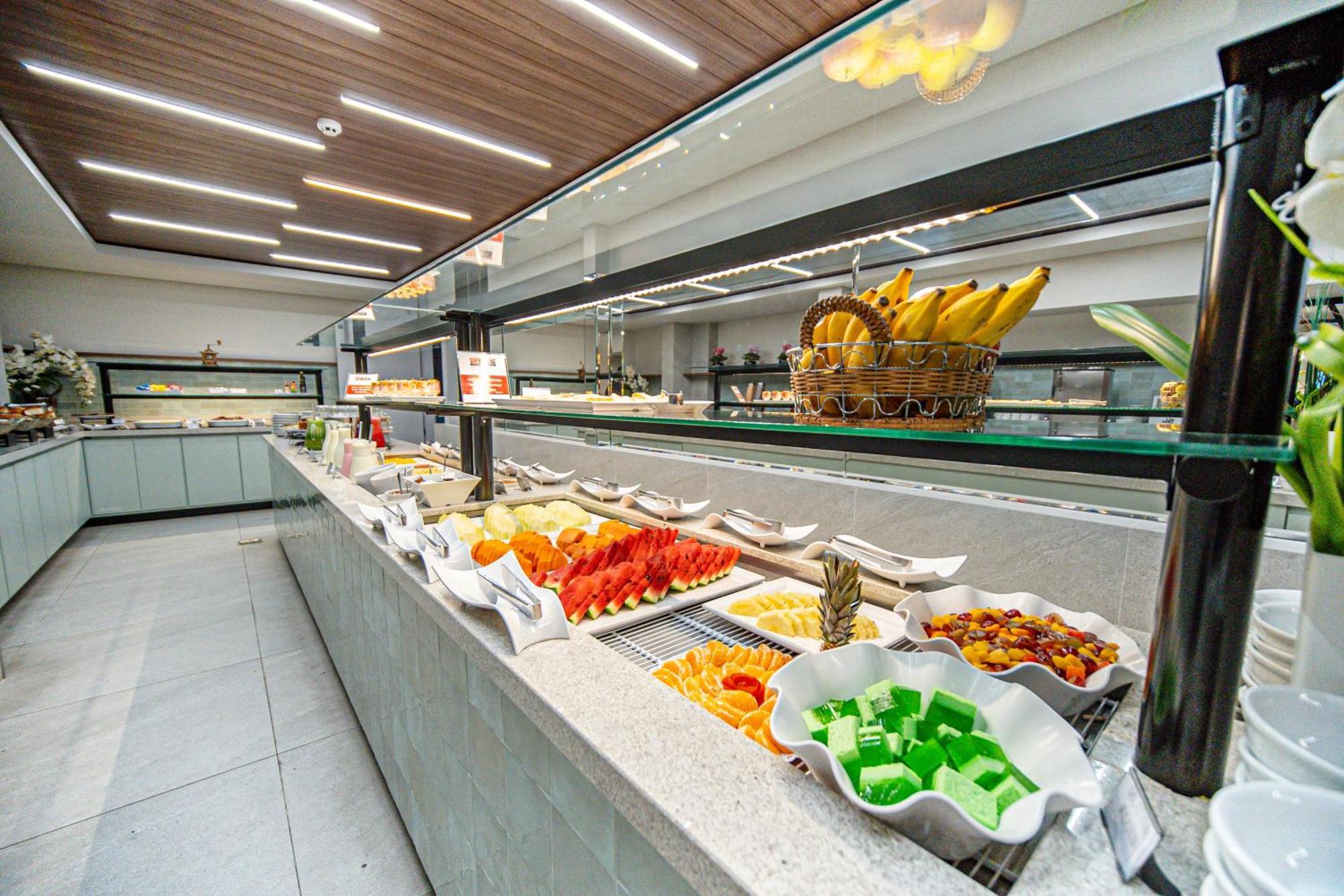 Hotel Plaza Camboriu บัลเนอาริโอ กังโบริว ภายนอก รูปภาพ